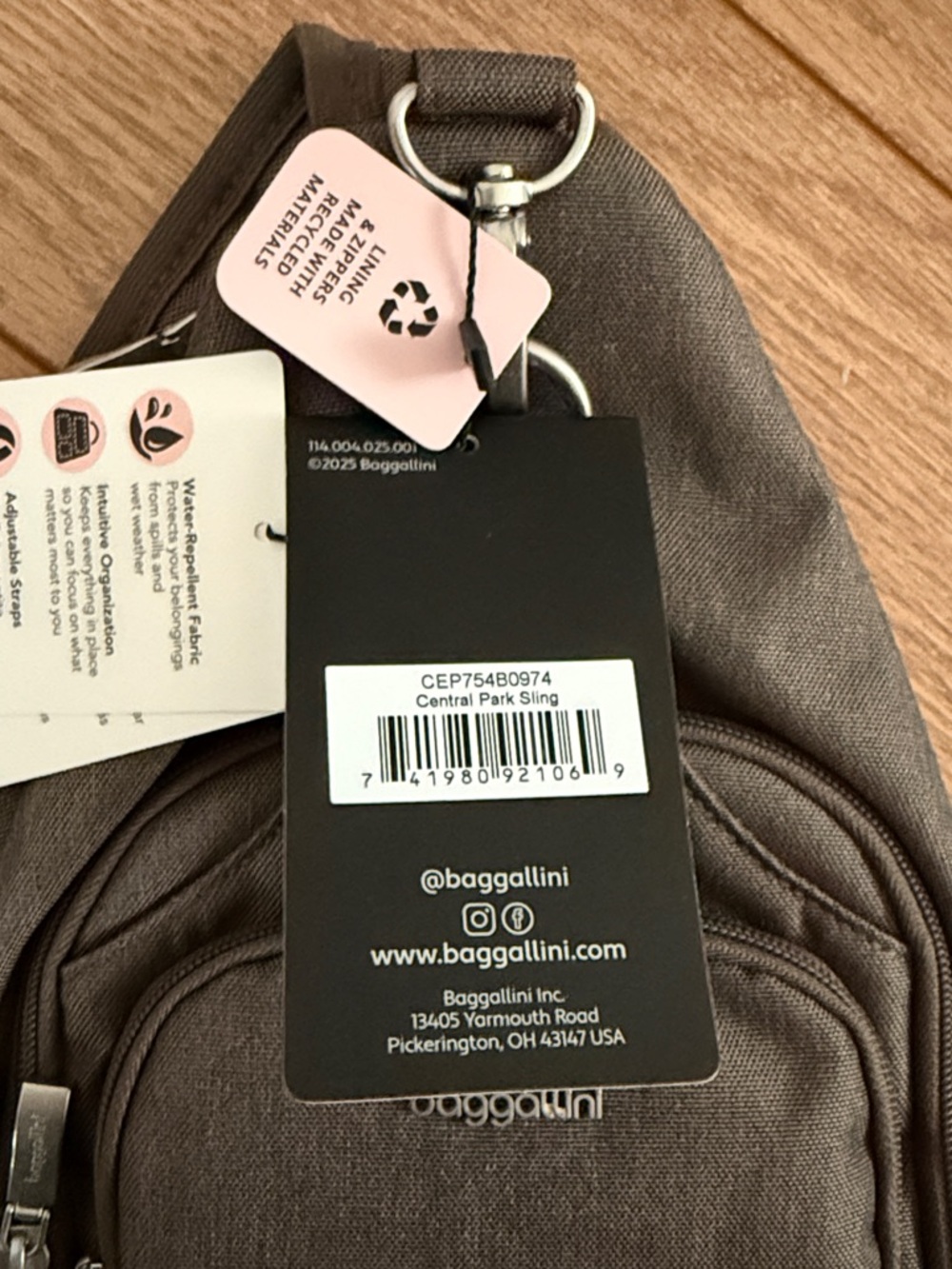 Baggallini Charcoal Securtex Anti-Theft Daytripper Sling Bag - Picture 2 of 4